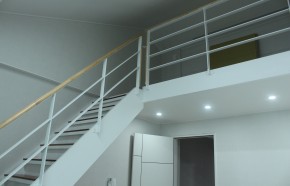 B303